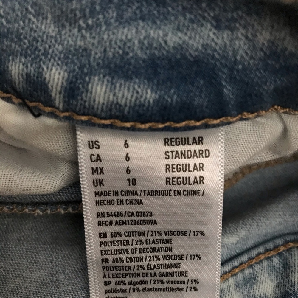 Pair of size 6 American Eagle outfitters jeans - Picture 6 of 8